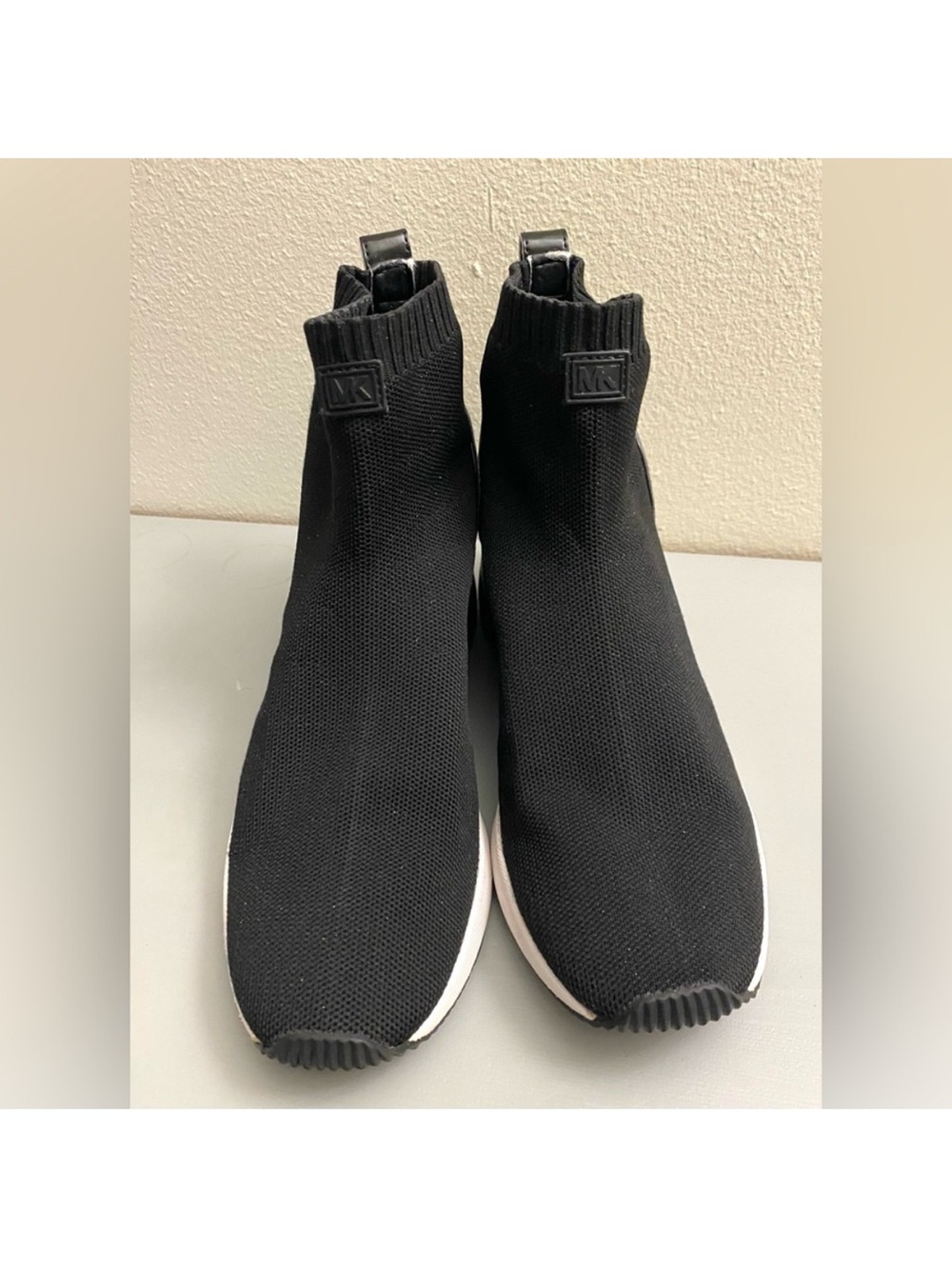 Michael Kors Elegant Black Women's High-Top
Sneakers .Looks like new.